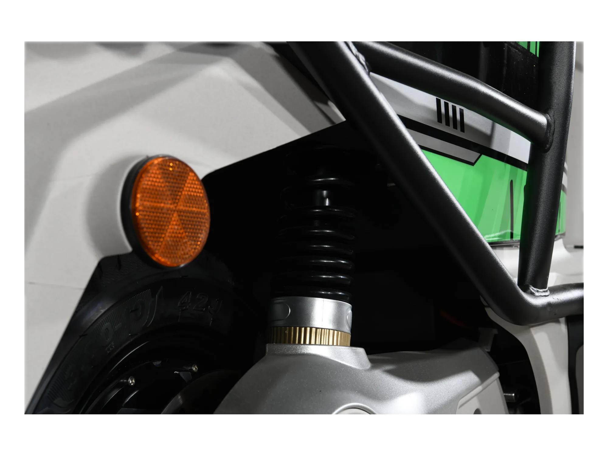 Suspension detail 16